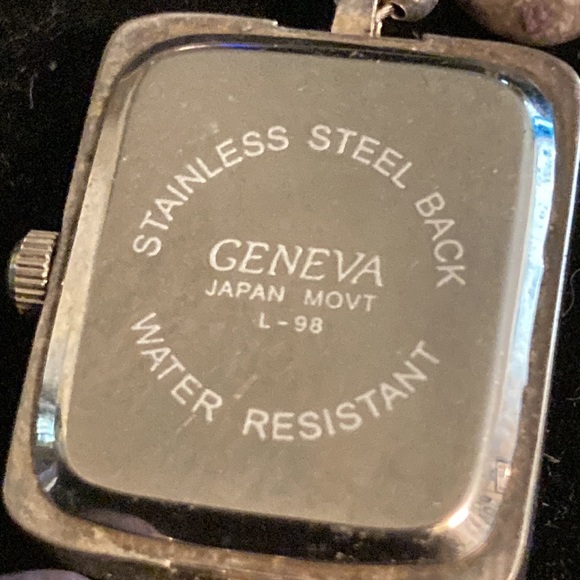 Geneva Amethyst cabochon gemstone magnetic watch - Picture 8 of 10